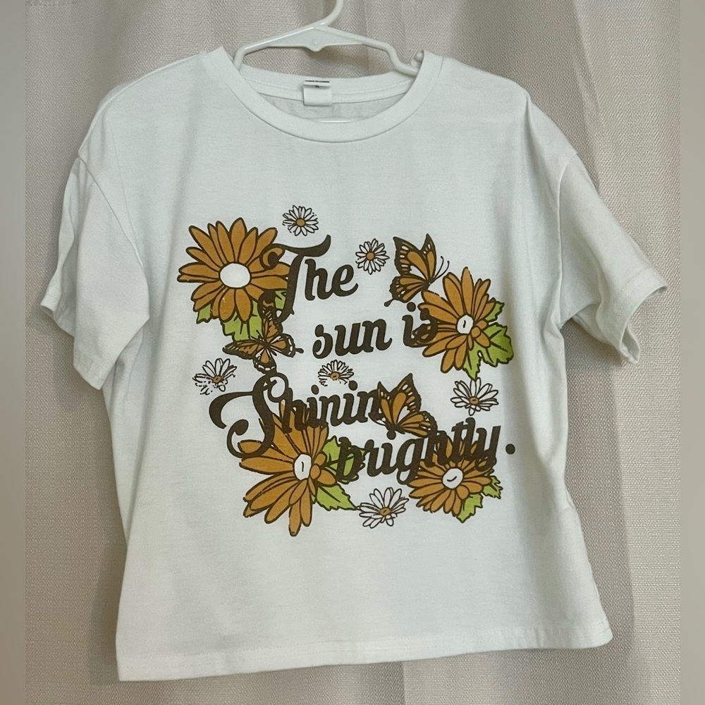 SHEIN Floral Butterfly “The Sun Is Shining Brightly” Tee Size 8Y